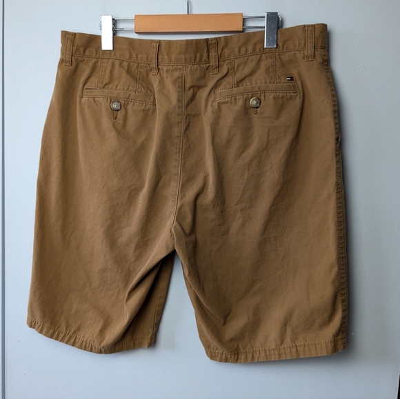 TOMMY HILFIGER Classic Fit Men Short Size 36x34 100% Cotton - Picture 5 of 9